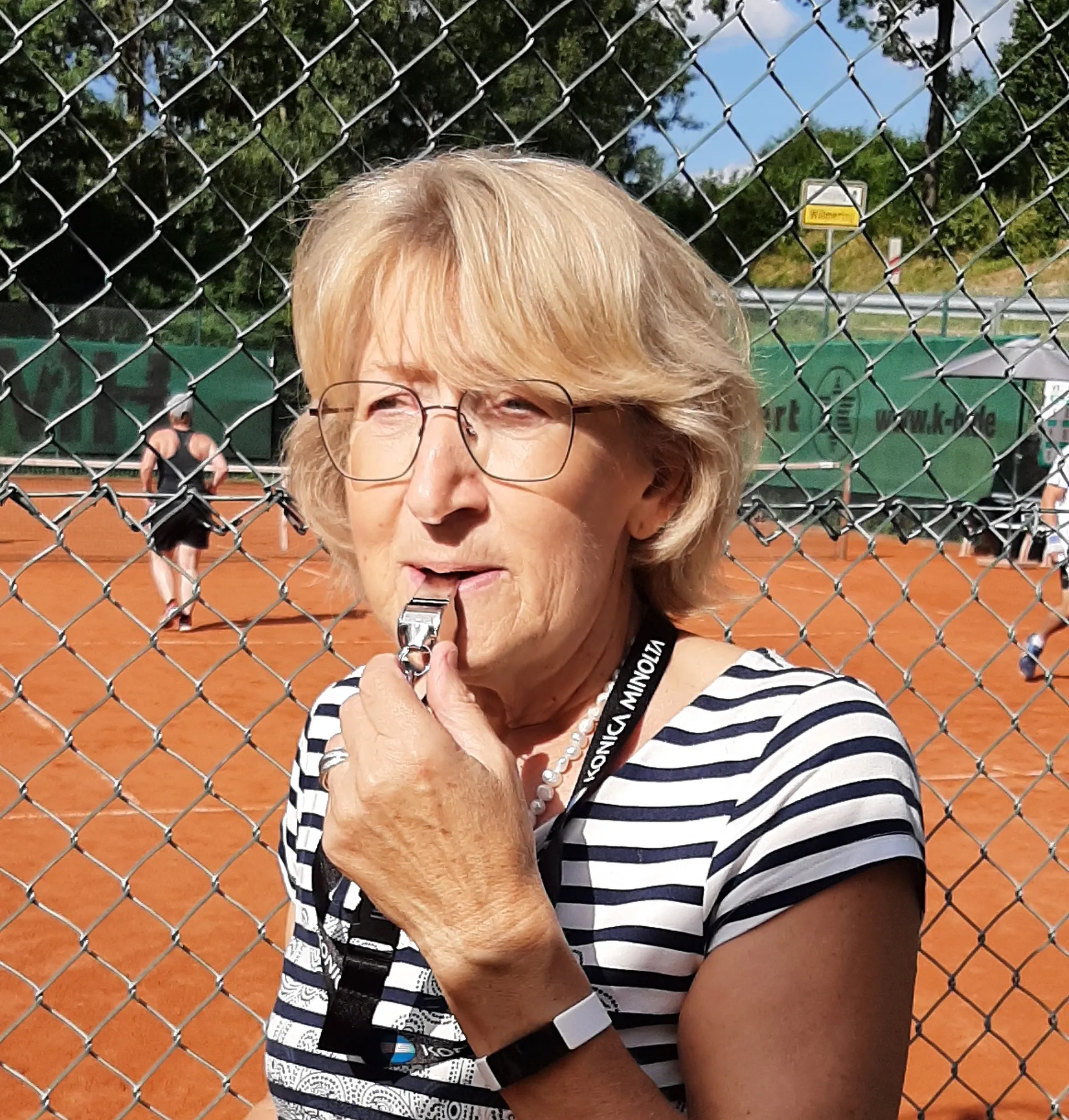 Berta Hiob bei der Ernennung zum Ehrenmitglied