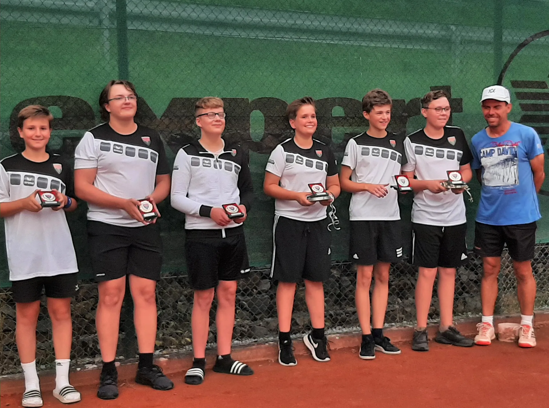 Die Knaben 15 feiern den Meistertitel in der Kreisklasse I