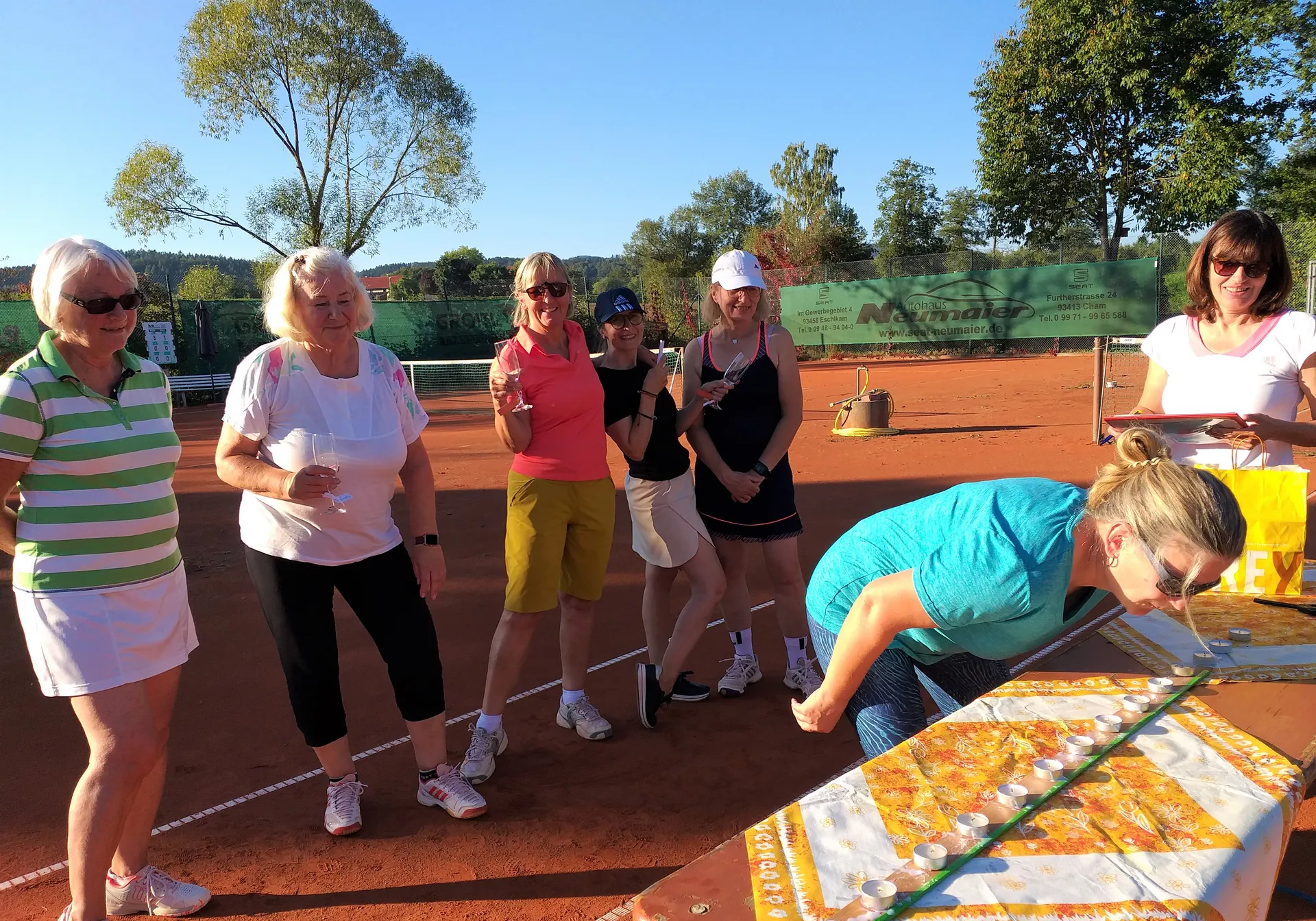 Die Damen beim 15. Prosecco-Cup