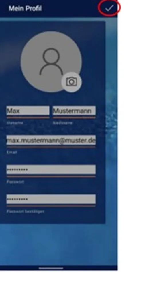 Court4u-App: Ausgefülltes Profilformular mit Bestätigen-Haken
